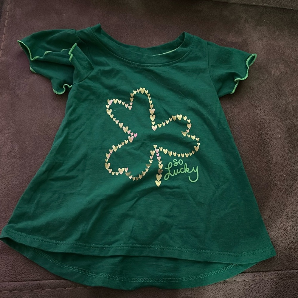 Perfect for St. Patrick’s day! EUC shamrock t shirt 12M.